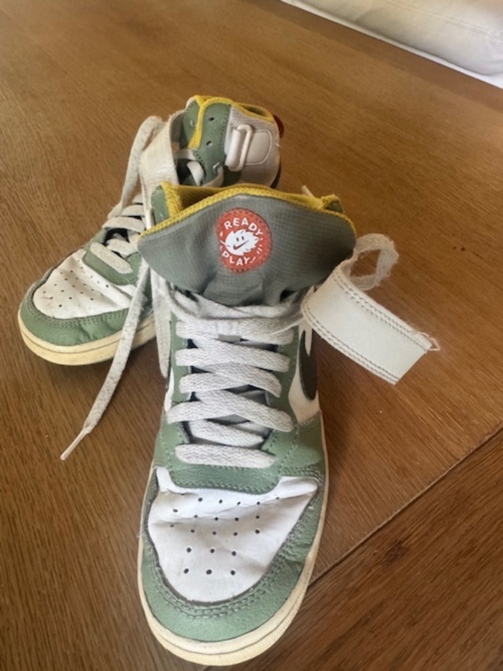Nike Girls Court Borough Mid Shoes. sneakers Size 3.5